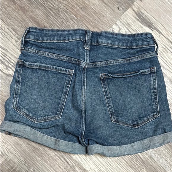Old Navy High Rise Denim Distressed O.G. Shorts Size 8 - Picture 8 of 8